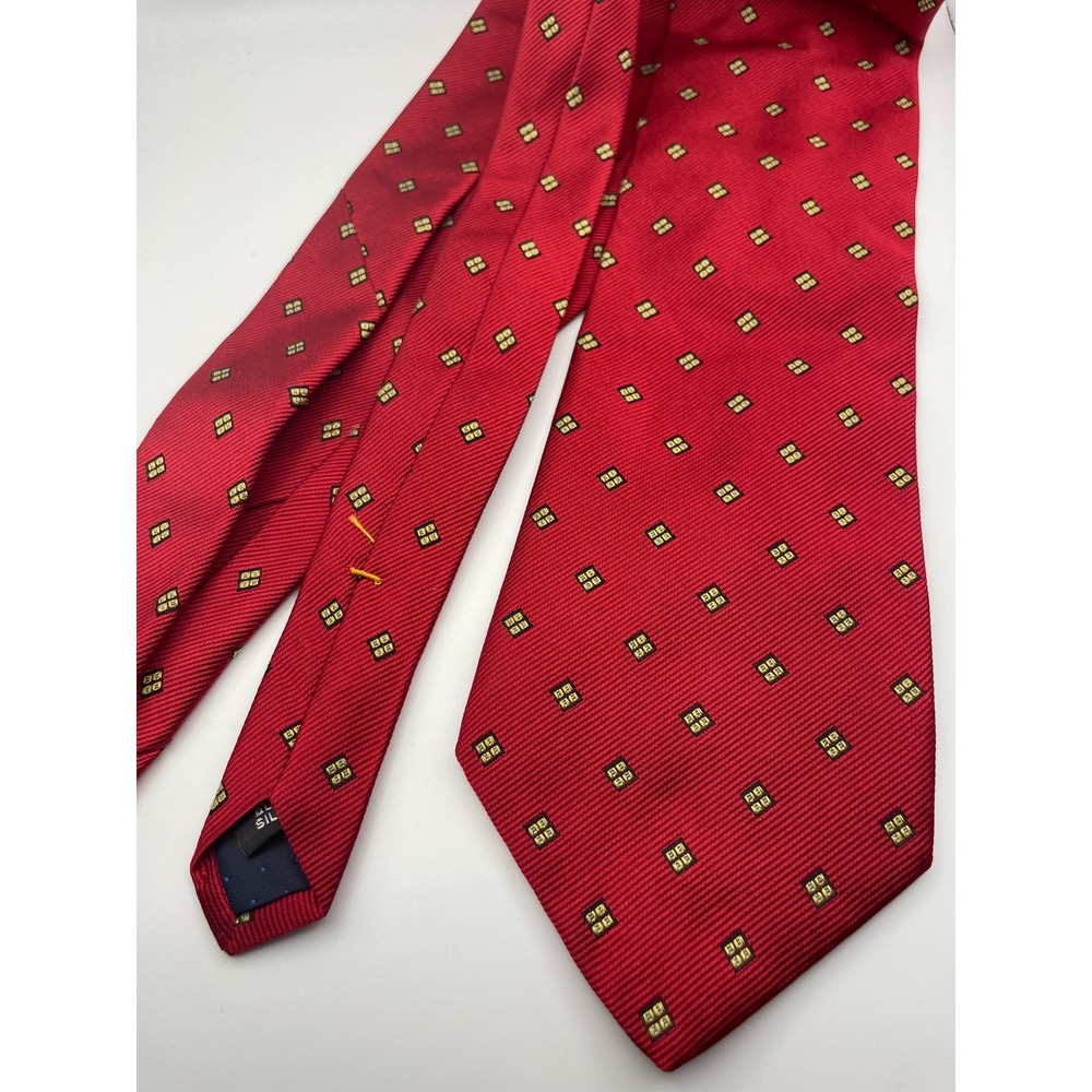 Royal Classic for Tom James Red Silk Geometric Square Pattern Mens Necktie